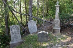 Haunted Mansion Queue